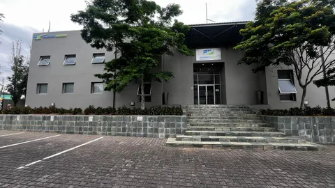 1 Cedar Lake Boulevard, Broadacres